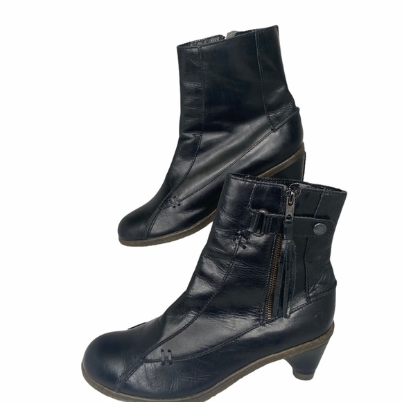 Dr. Martens Shoes - Dr Martens Black Leather Jenna Ankle Booties sz 8